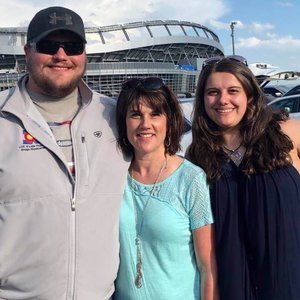 Meet your Posher, Dee